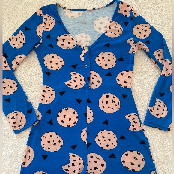 Blue Cookie Monster 🍪 Sleepwear Romper / size small - Picture 8 of 9